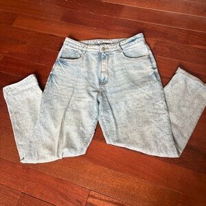 Zara women’s  Relaxed Fit Jeans in Light Blue